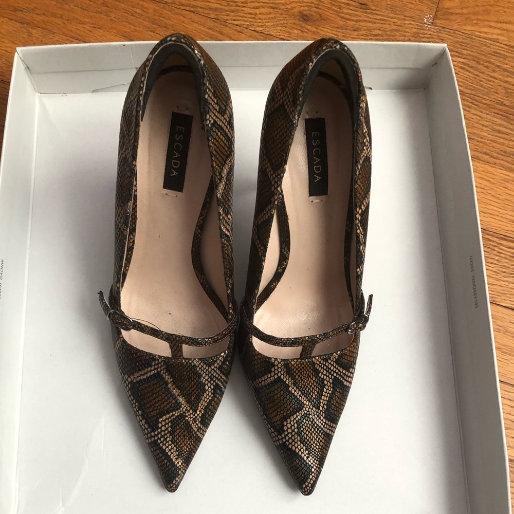 Pointed toe python pumps from ESCADA - Picture 1 of 4